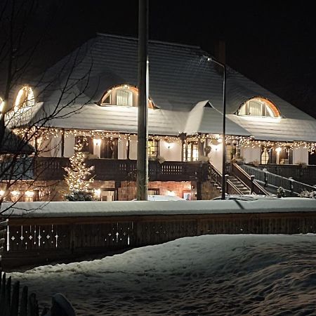 Hotel Pensiunea La Moara Fundu Moldovei Esterno foto