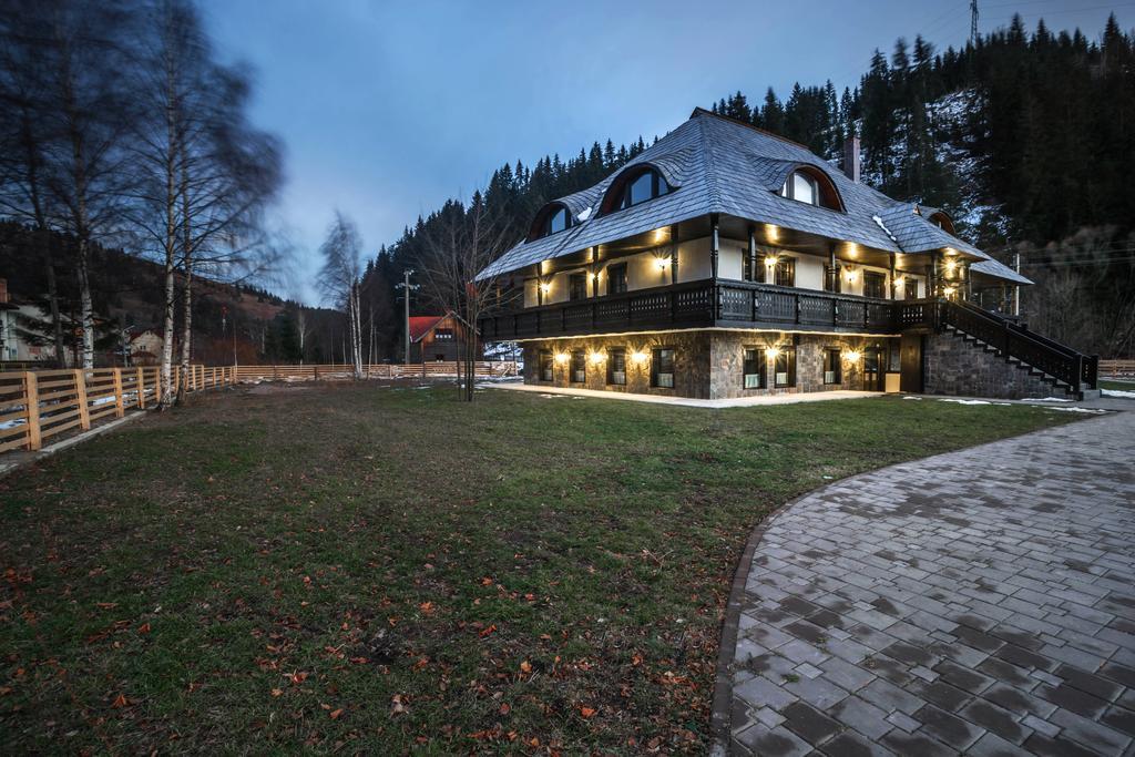 Hotel Pensiunea La Moara Fundu Moldovei Esterno foto