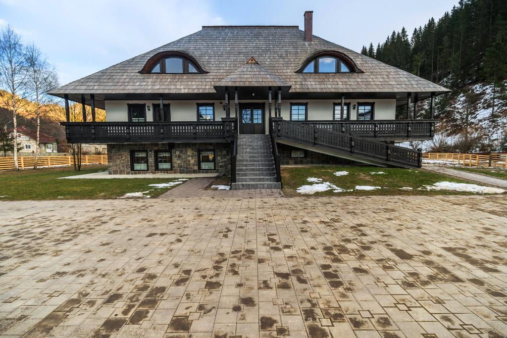 Pensiunea La Moara Fundu Moldovei Esterno foto