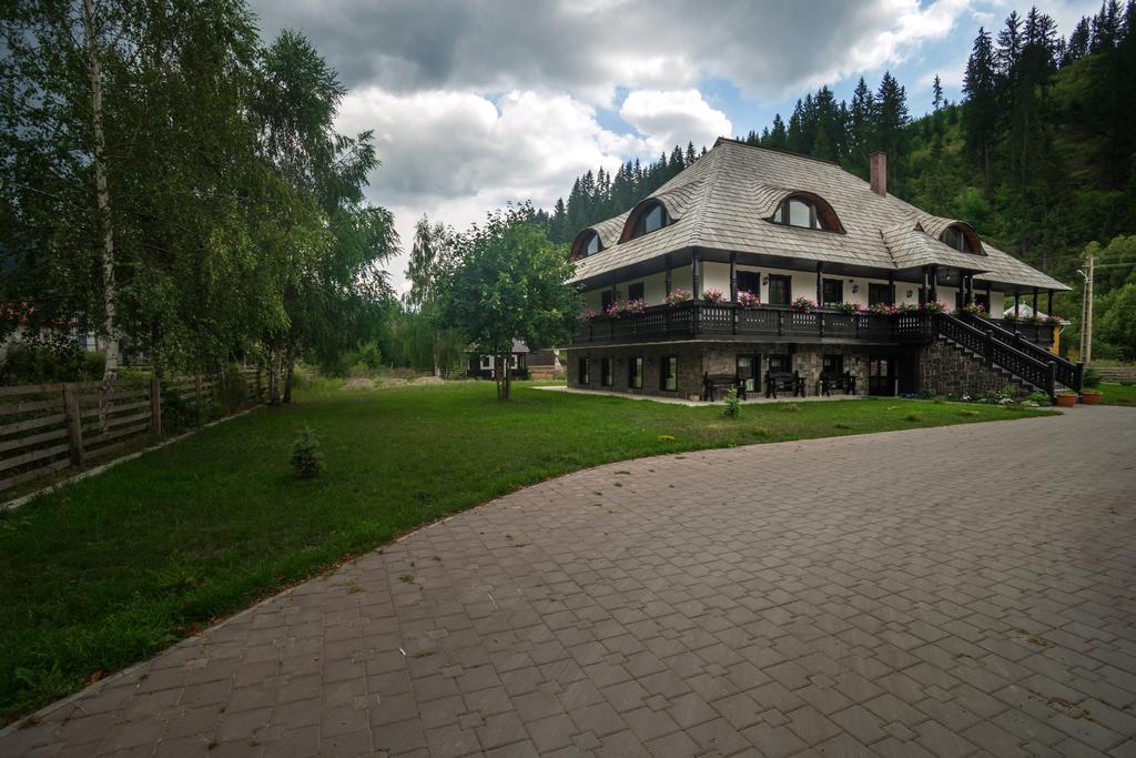 Hotel Pensiunea La Moara Fundu Moldovei Esterno foto