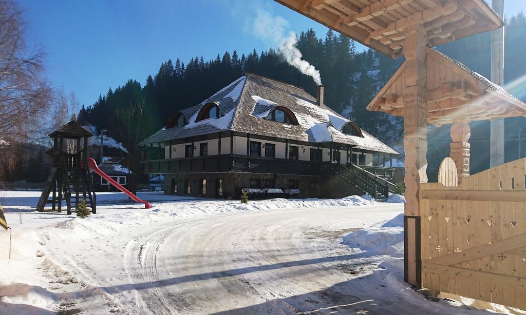 Hotel Pensiunea La Moara Fundu Moldovei Esterno foto