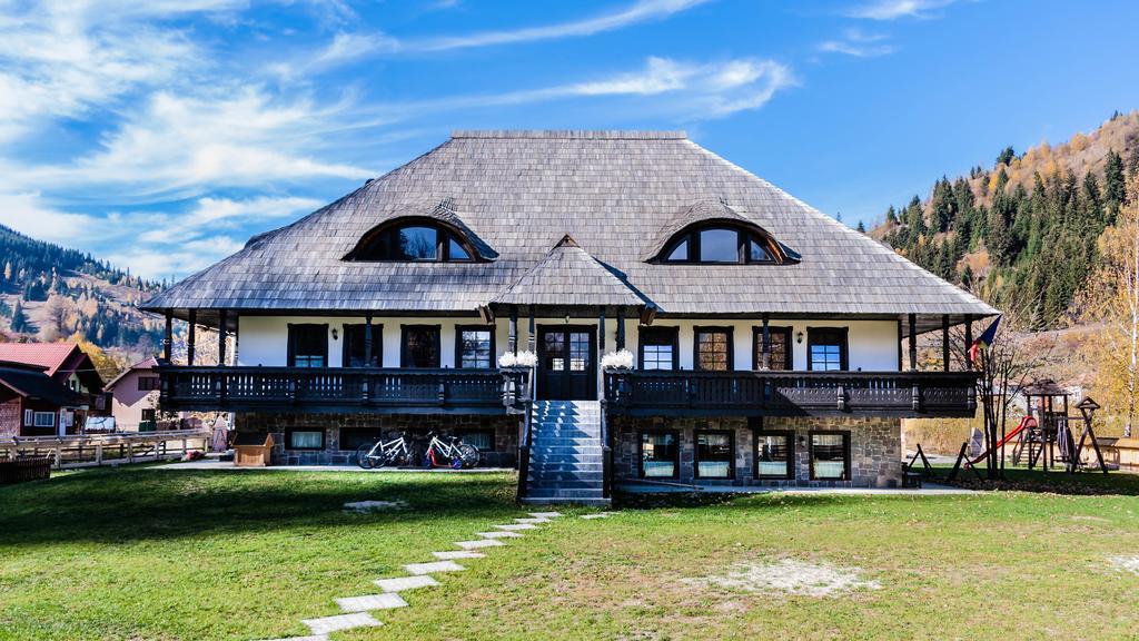 Hotel Pensiunea La Moara Fundu Moldovei Esterno foto