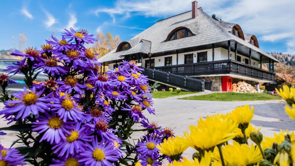 Hotel Pensiunea La Moara Fundu Moldovei Esterno foto