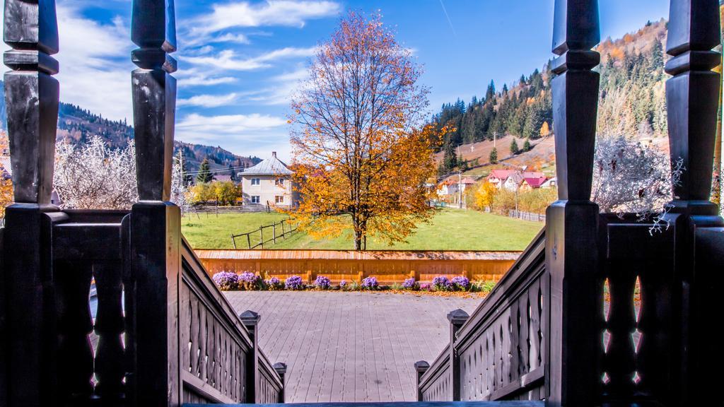 Pensiunea La Moara Fundu Moldovei Esterno foto